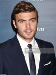 Alex Roe