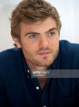 Alex Roe