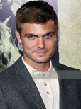 Alex Roe