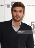 Alex Roe