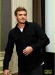 Alex Roe