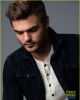 Alex Roe