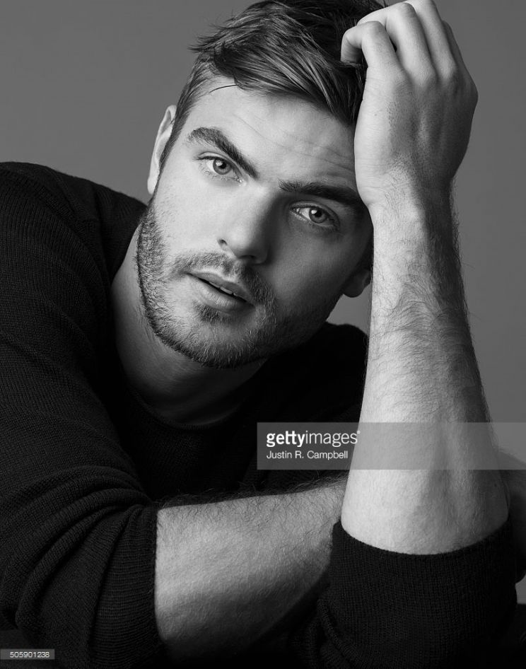 Alex Roe