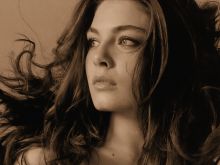 Alexa Davalos