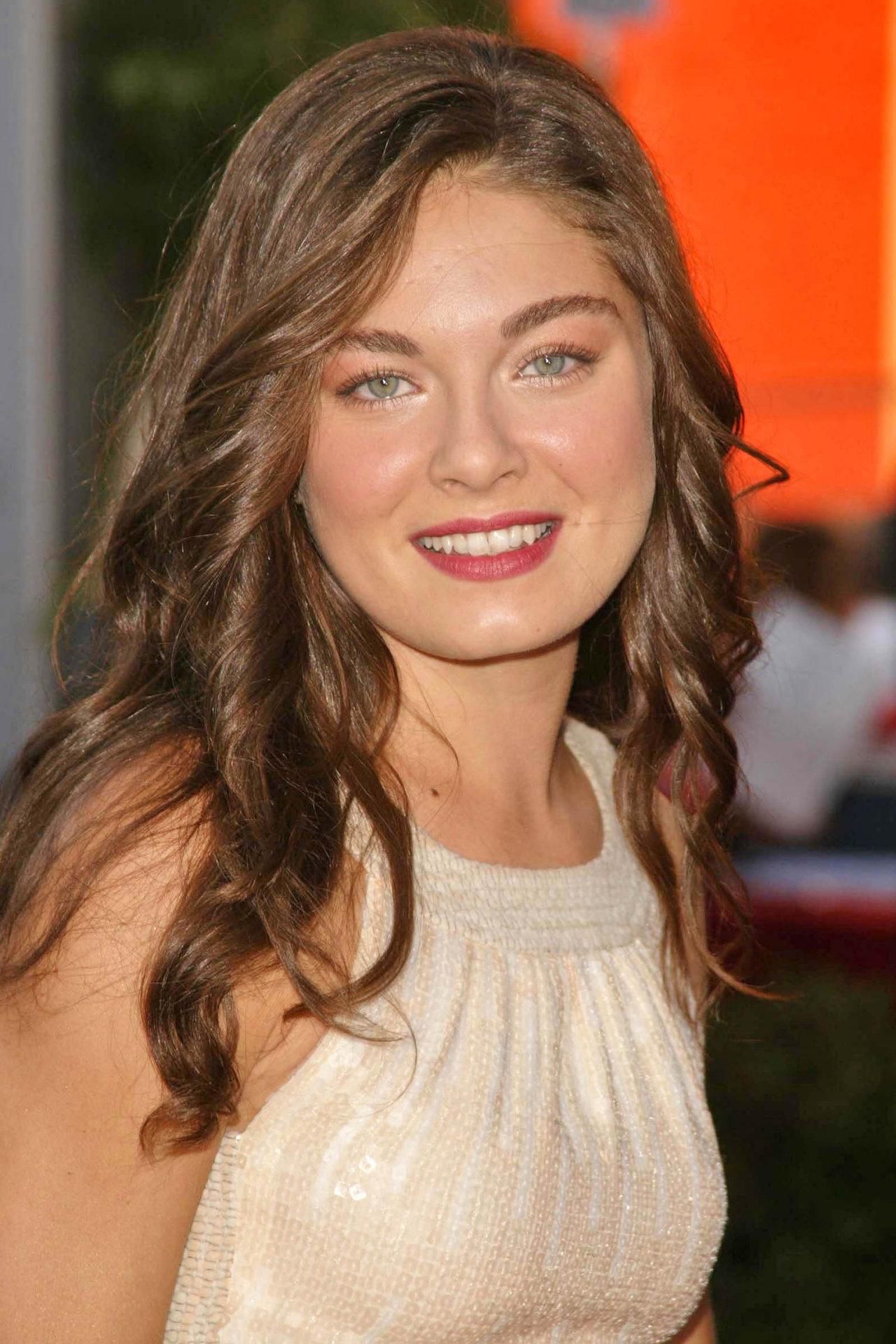 Pictures of Alexa Davalos