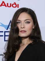 Alexa Davalos