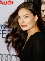 Alexa Davalos