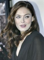 Alexa Davalos