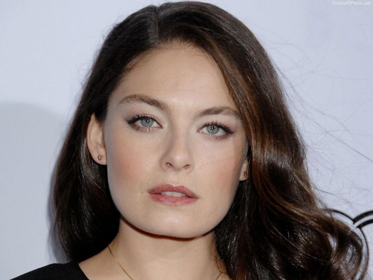 Alexa Davalos