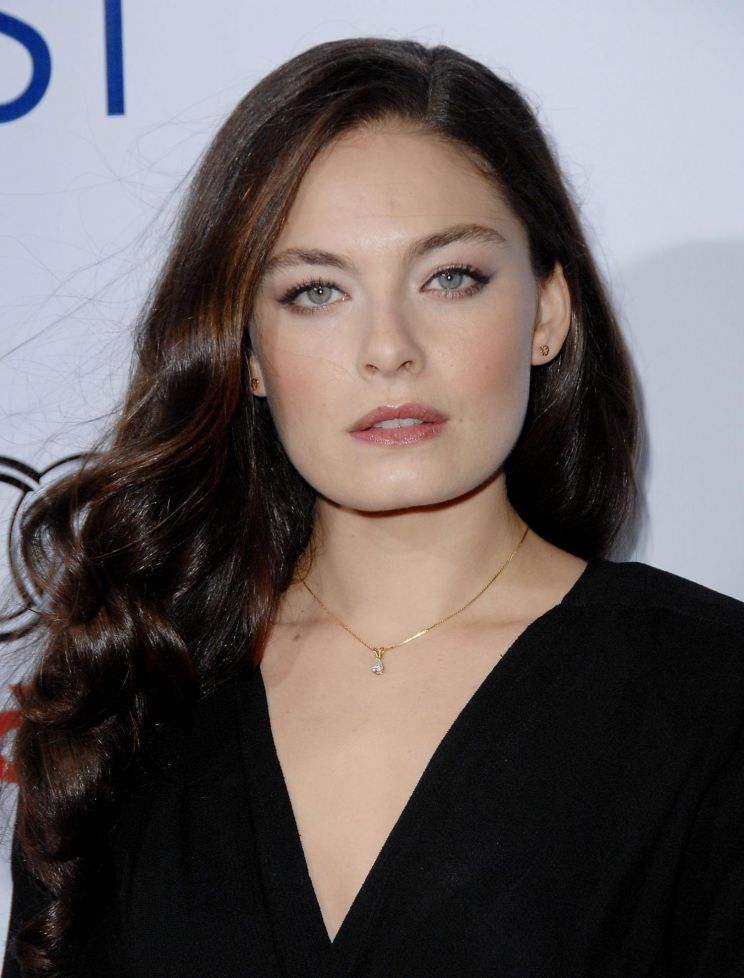 Alexa Davalos