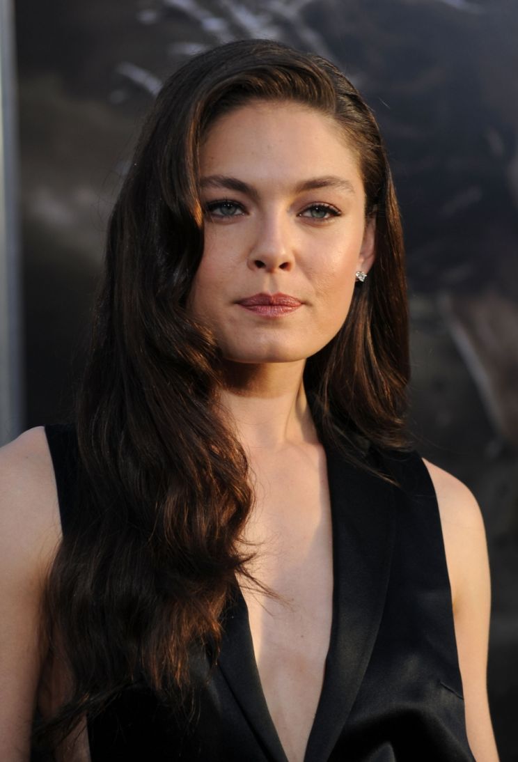 Alexa Davalos