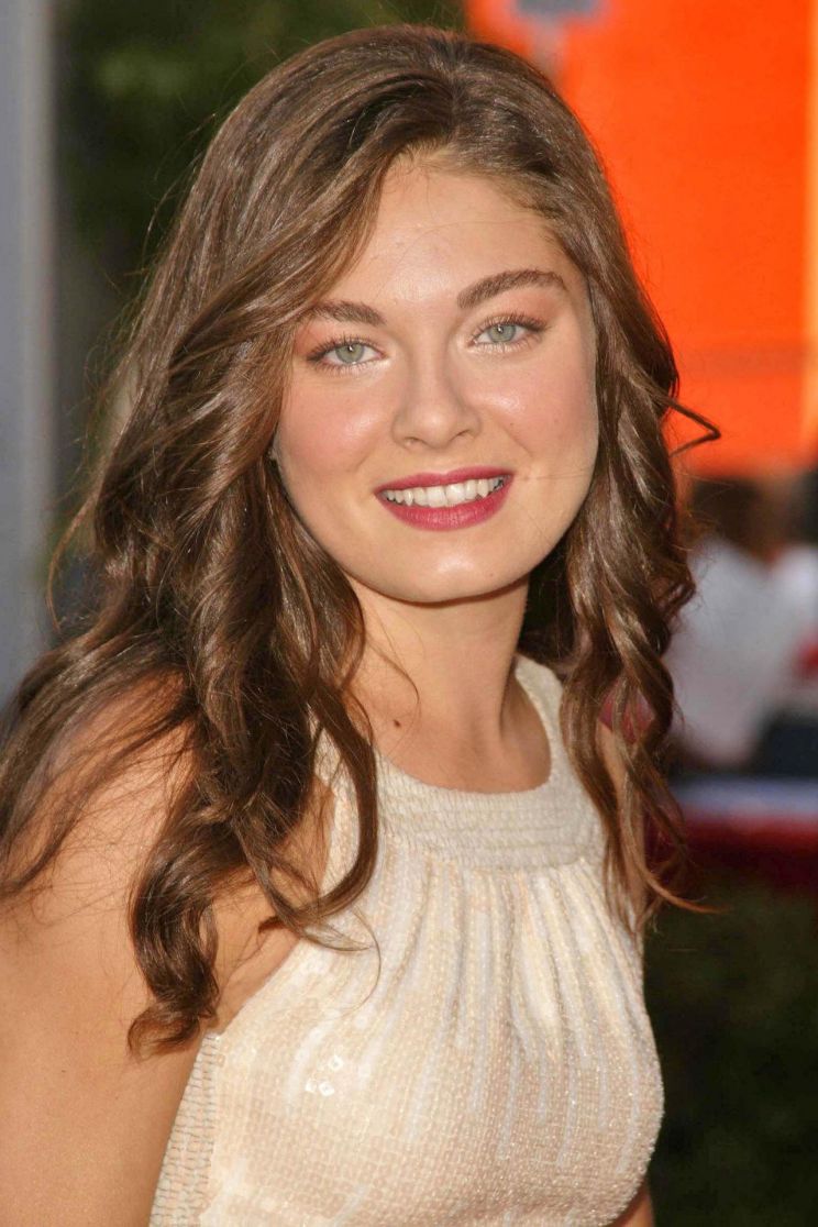 Alexa Davalos