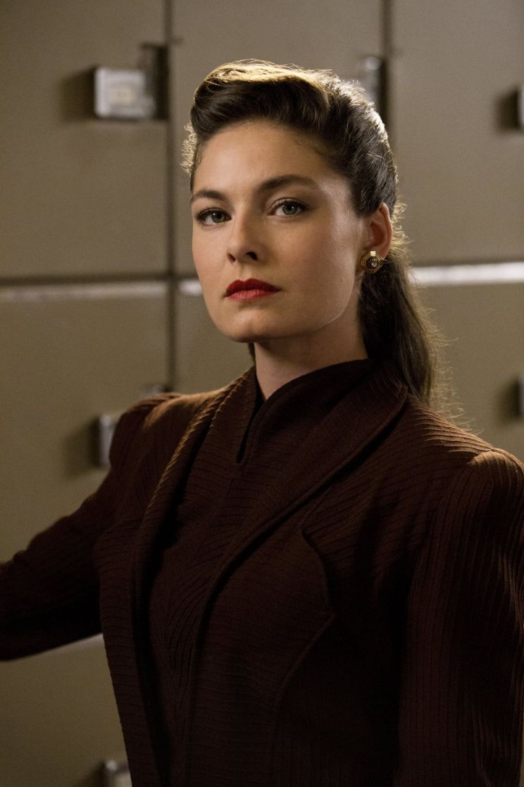 Alexa Davalos