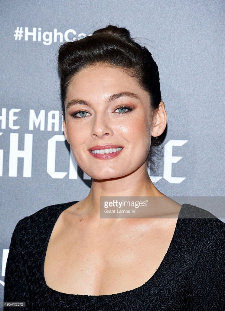 Alexa Davalos