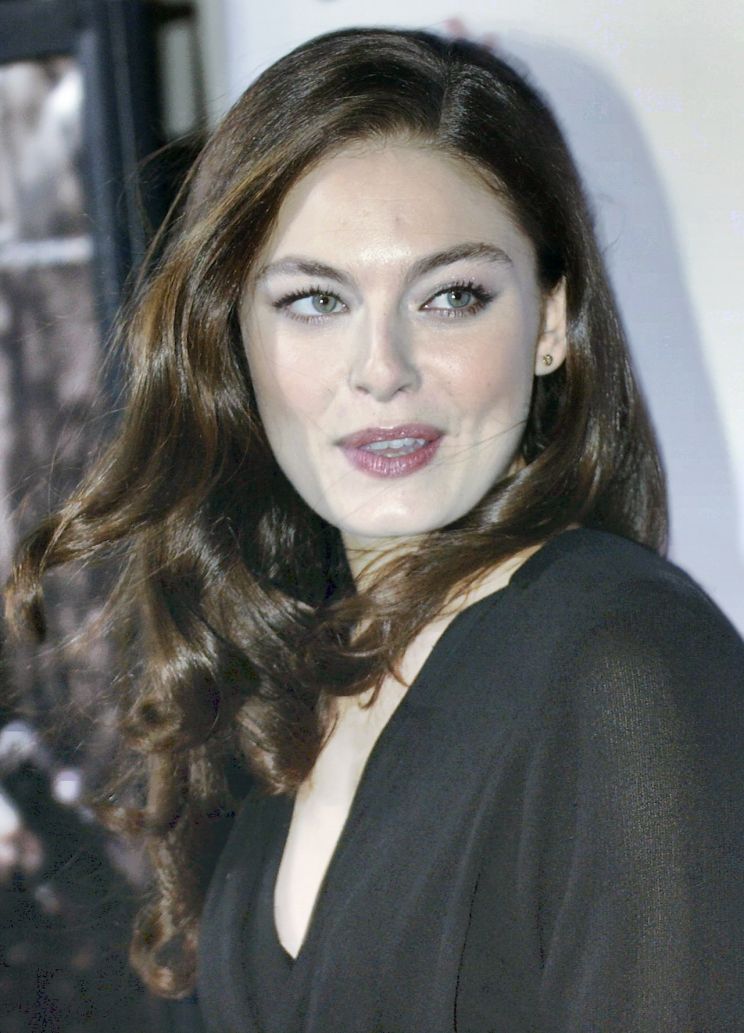 Alexa Davalos