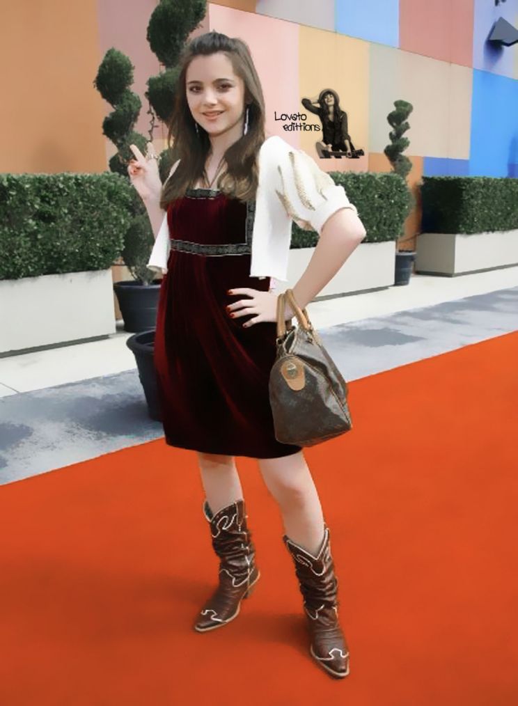 Alexa Nikolas