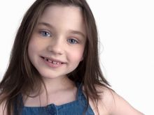 Alexa Swinton