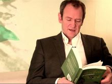 Alexander Armstrong