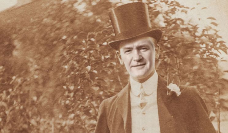 Alexander Armstrong