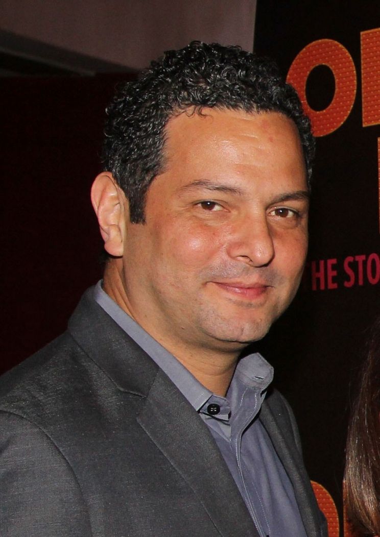 Alexander Dinelaris