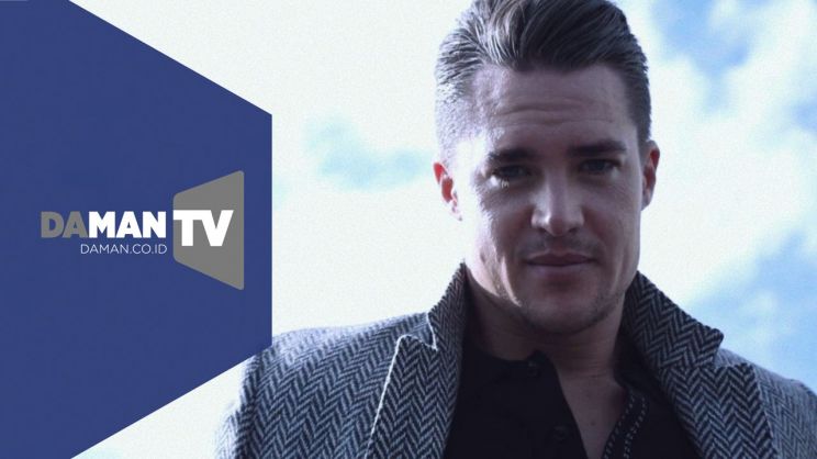 Alexander Dreymon