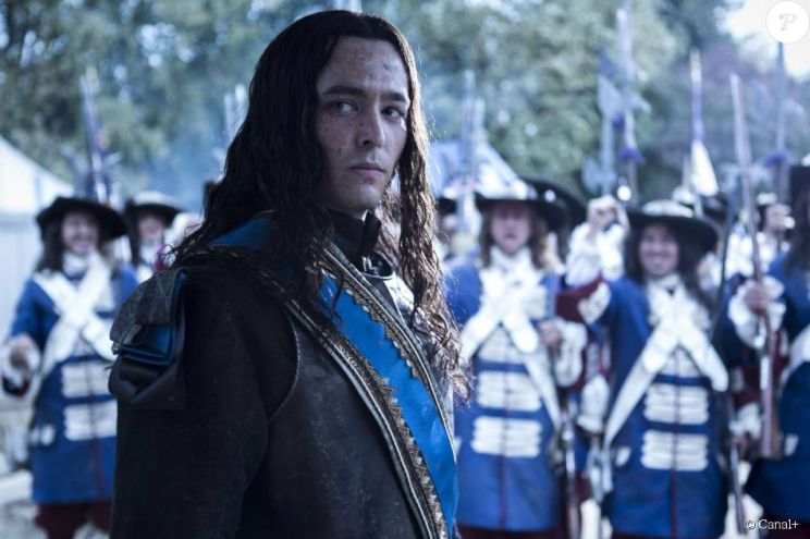 Alexander Vlahos