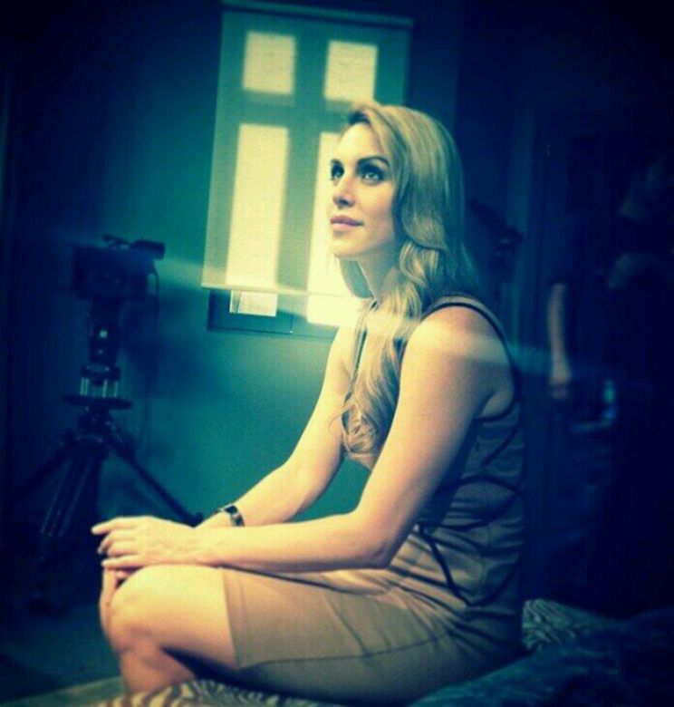 Alexandra De La Mora