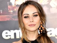 Alexis Dziena photo