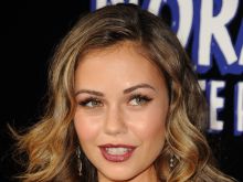 Alexis Dziena photo