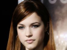 Alexis Knapp