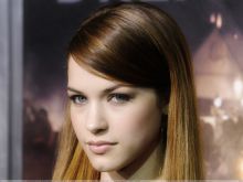 Alexis Knapp