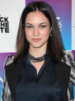 Alexis Knapp