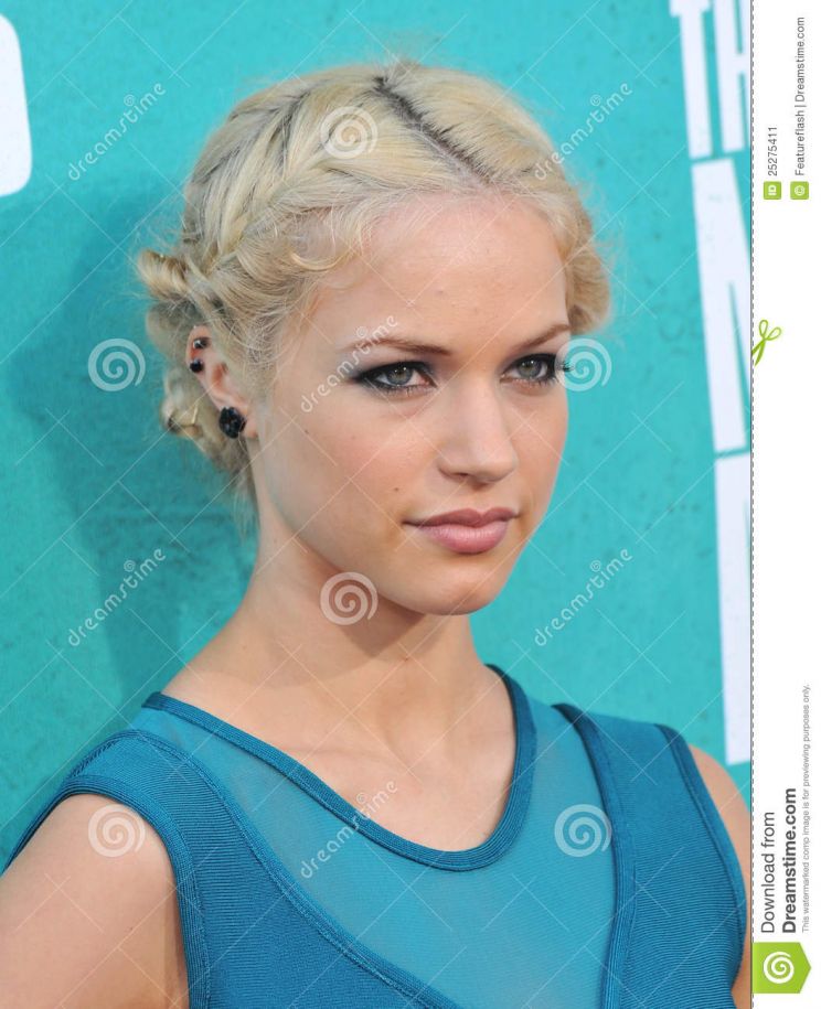 Alexis Knapp