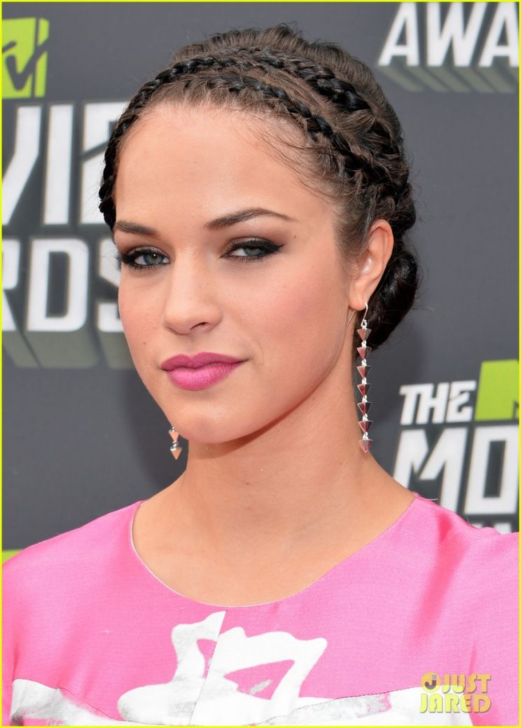 Alexis Knapp