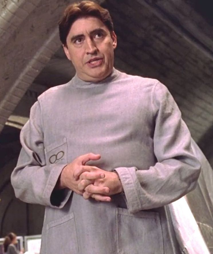 Alfred Molina