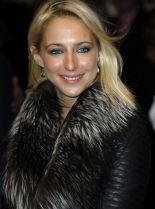 Ali Bastian #1050342 picture (Portrait Medium)