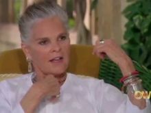 Ali MacGraw photo