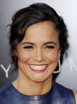 Alice Braga photo