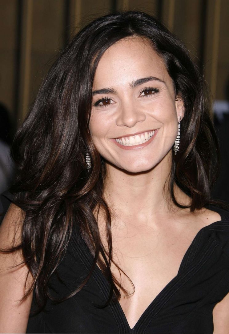 Alice Braga