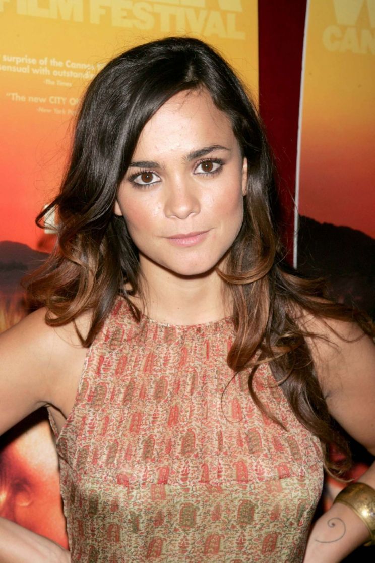 Alice Braga