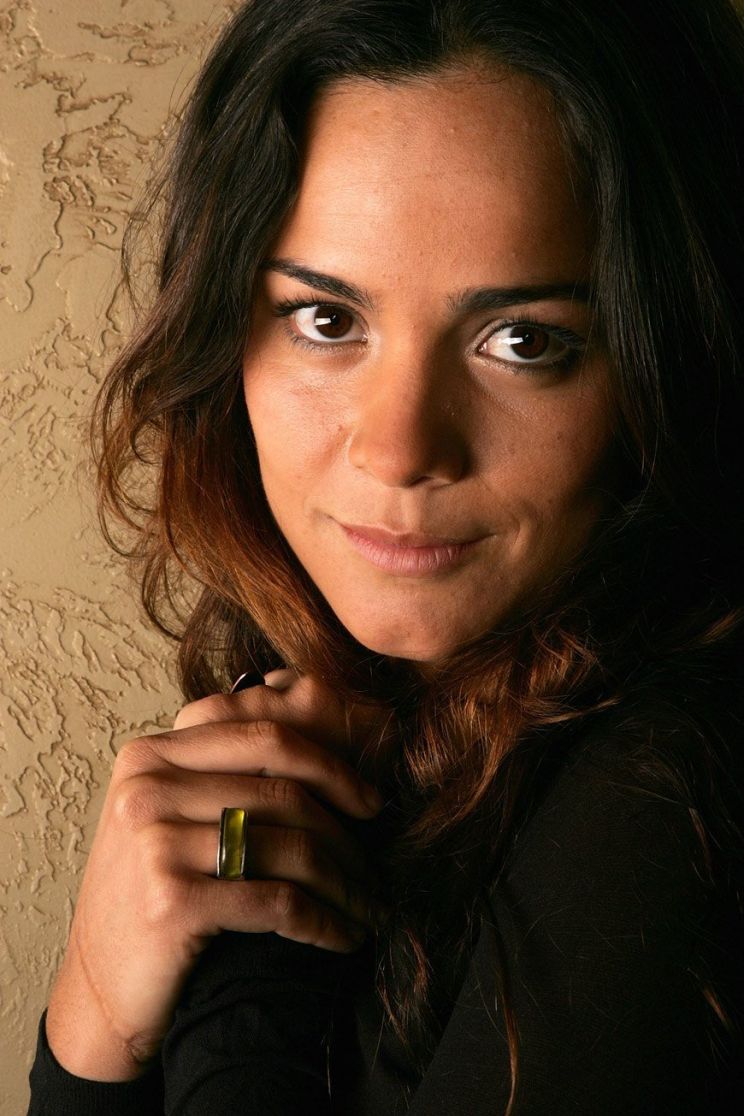 Alice Braga