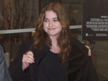 Alice Englert photo
