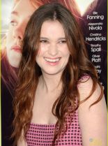 Alice Englert photo