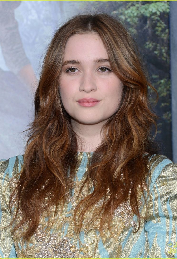 Alice Englert