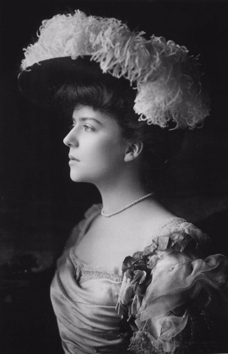 Alice Lee
