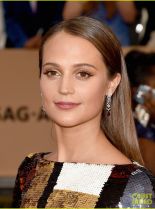 Alicia Vikander photo