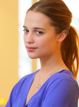 Alicia Vikander