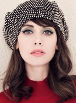 Alison Brie photo
