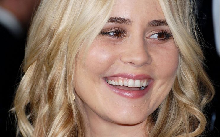 Alison Lohman