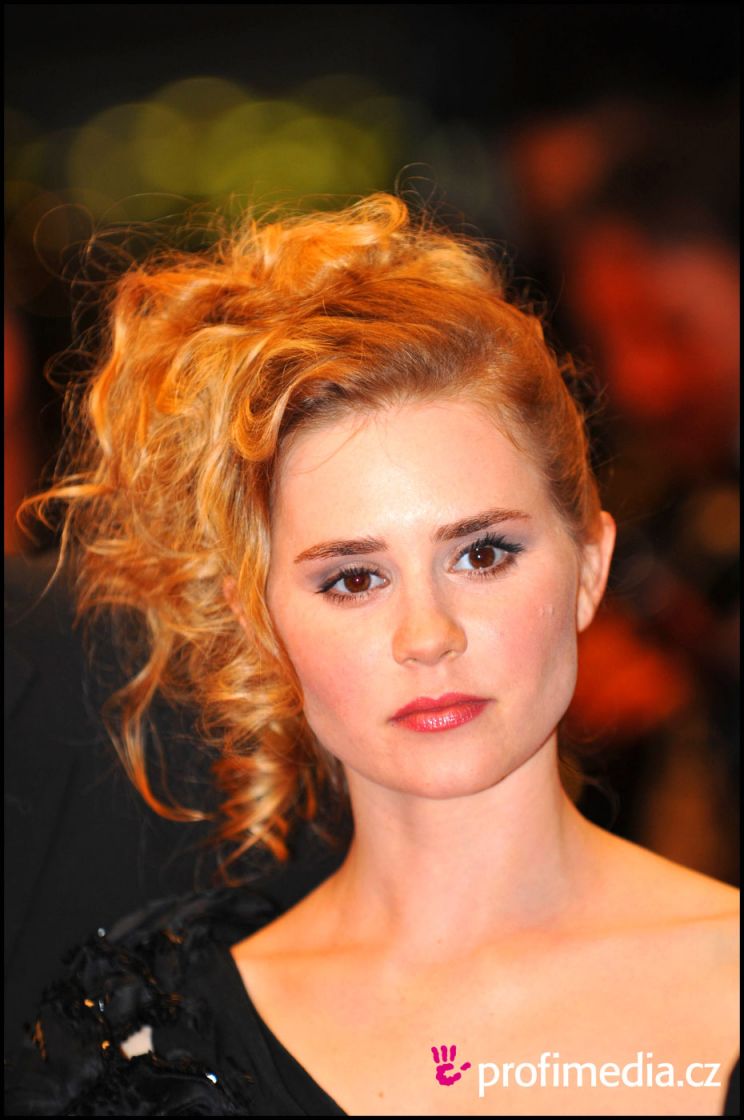Alison Lohman